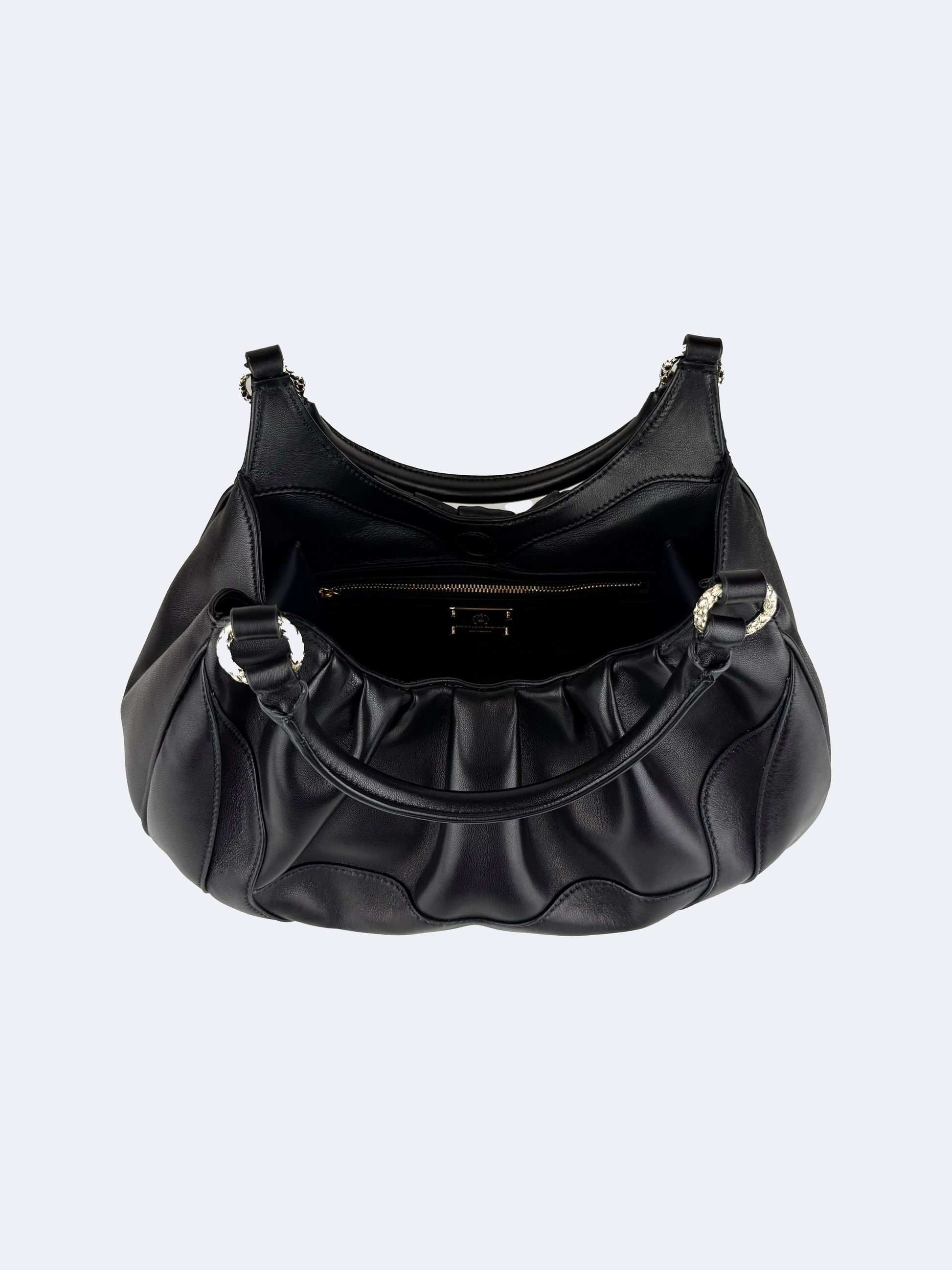 Black handbag with ruching in lambskin