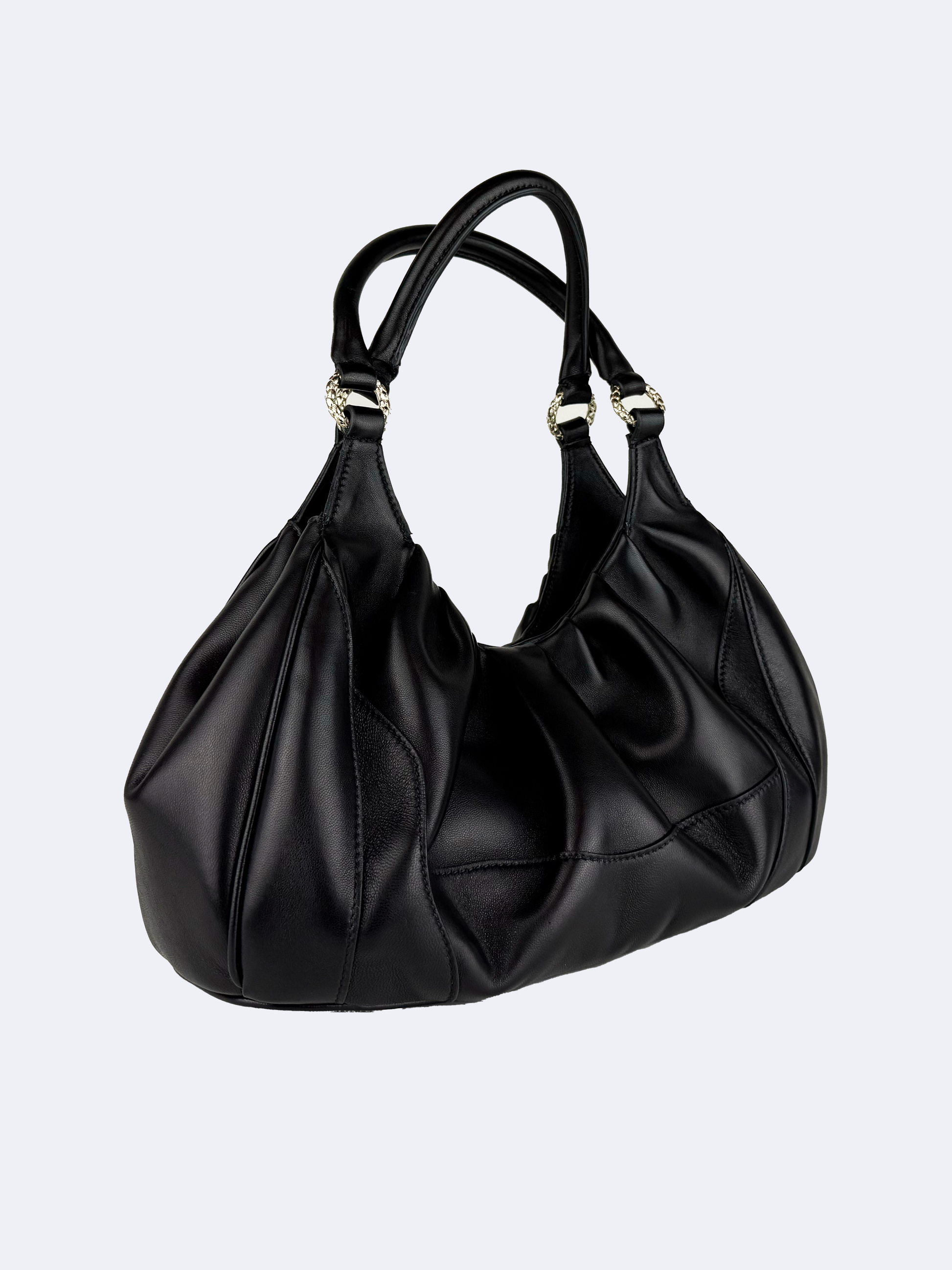 Black hbag in lambskin with ruching 